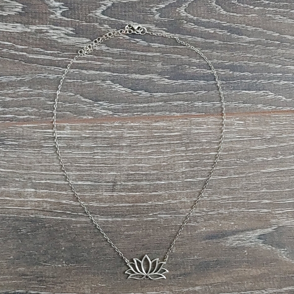 Tashi Lotus necklace silver - Picture 2 of 3